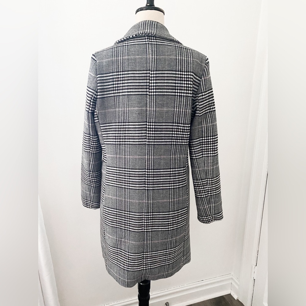 Joe Fresh White and Black Plaid Coat, Size Small - Picture 6 of 10